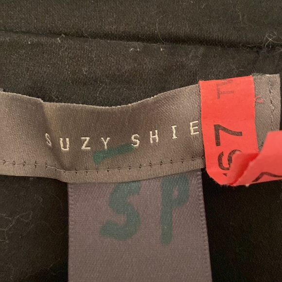 Structured black blazer. - Picture 2 of 2